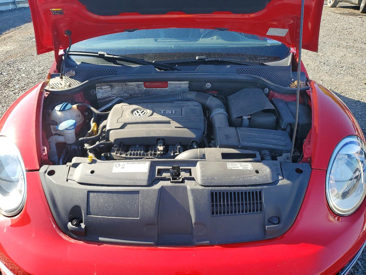 2017 VOLKSWAGEN BEETLE S photo 31