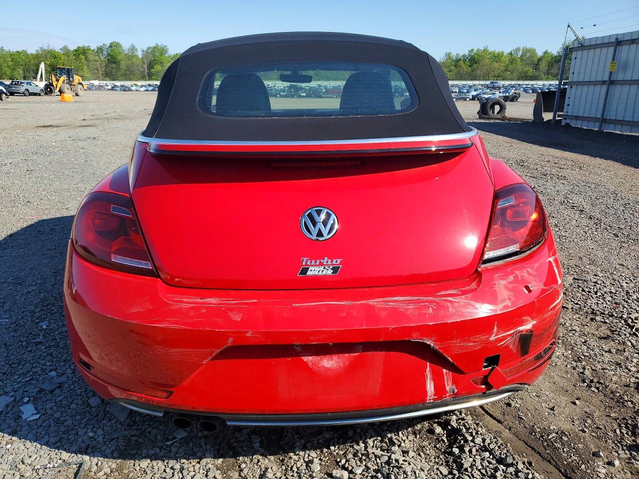 2017 VOLKSWAGEN BEETLE S photo 16