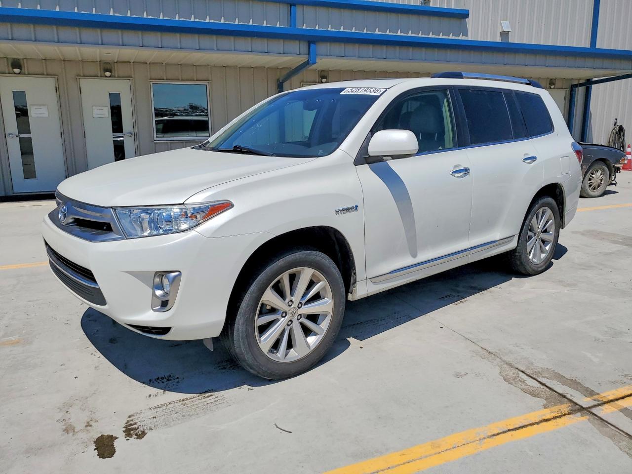 2013 TOYOTA HIGHLANDER
