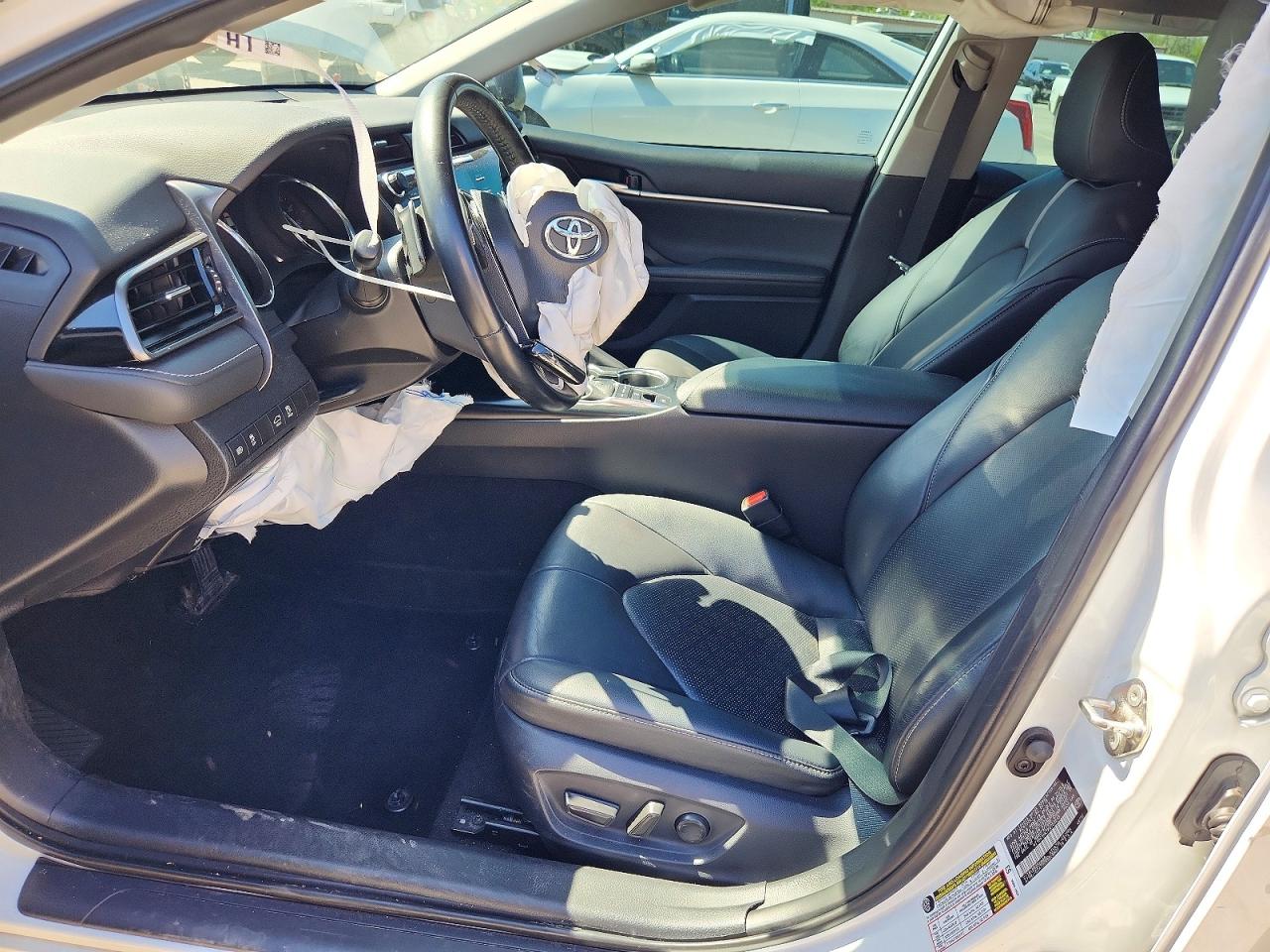 2019 TOYOTA CAMRY XSE photo 13