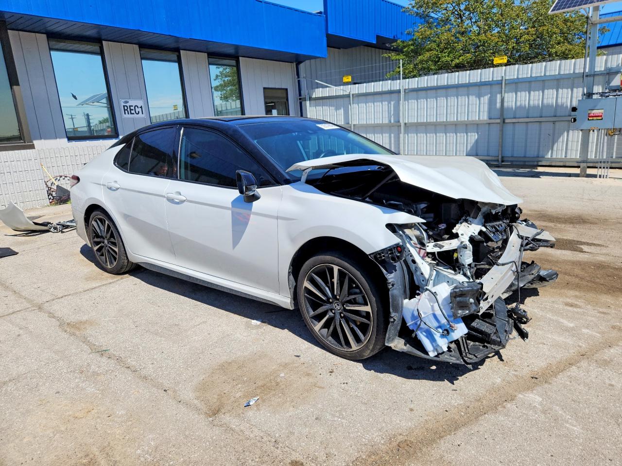 2019 TOYOTA CAMRY XSE photo 7