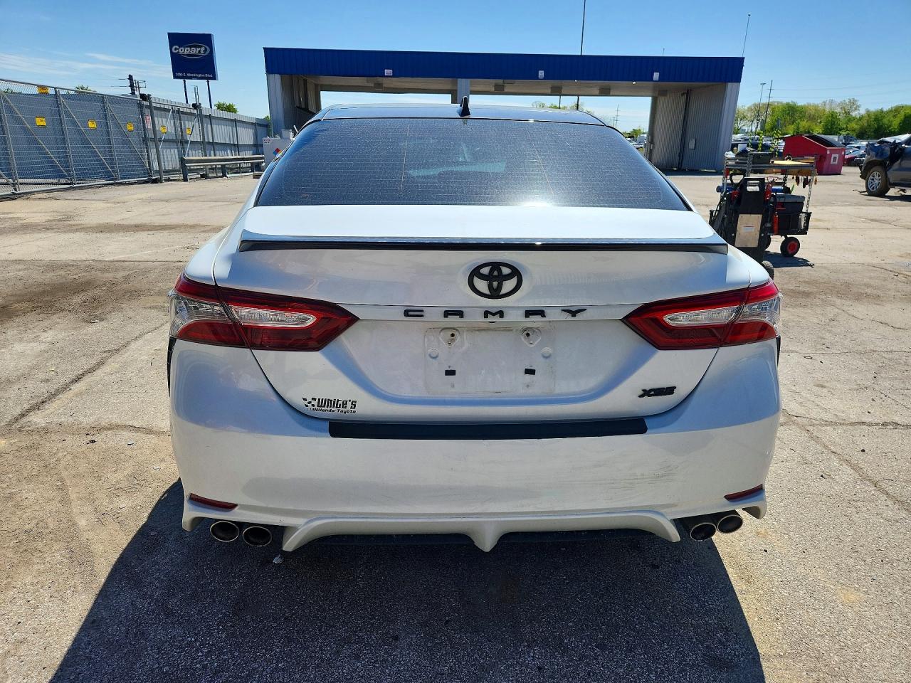 2019 TOYOTA CAMRY XSE photo 11