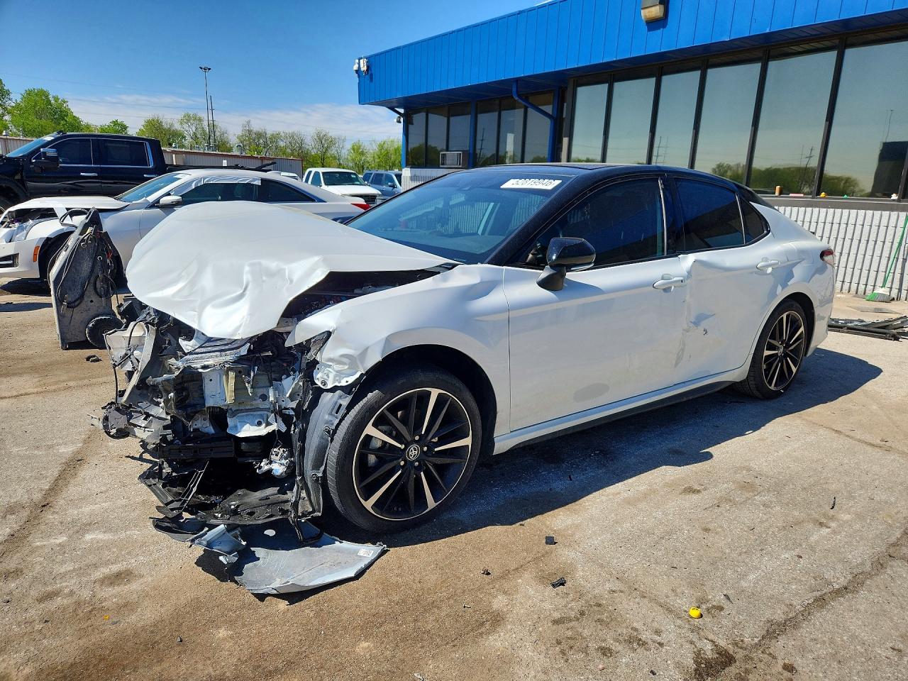 2019 TOYOTA CAMRY