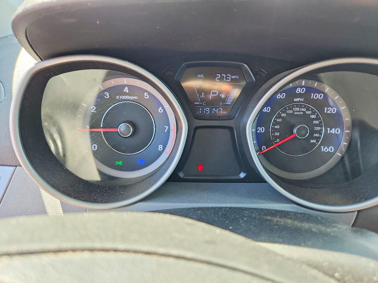 2014 HYUNDAI ELANTRA SE photo 25