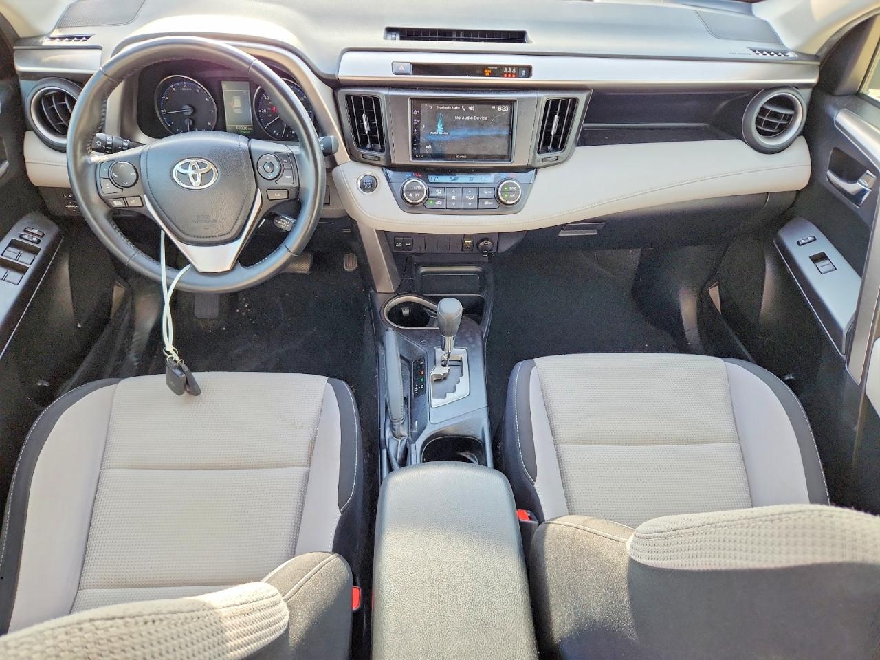 2018 TOYOTA RAV4 XLE photo 15