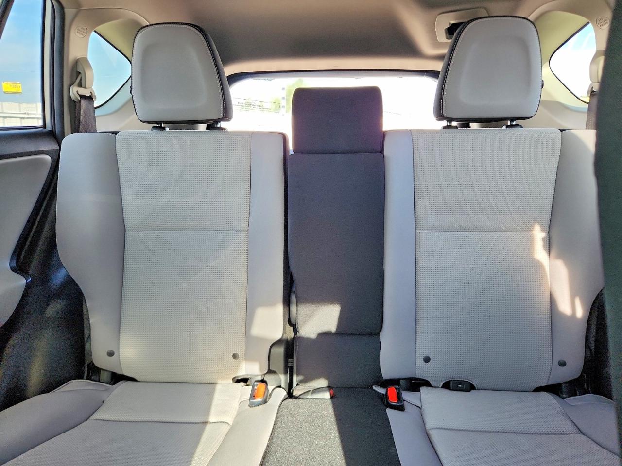 2018 TOYOTA RAV4 XLE photo 19