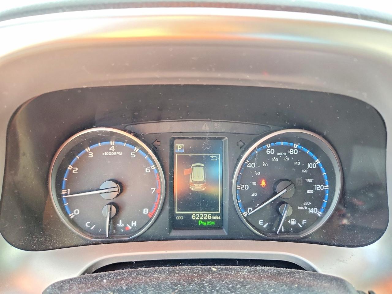 2018 TOYOTA RAV4 XLE photo 17