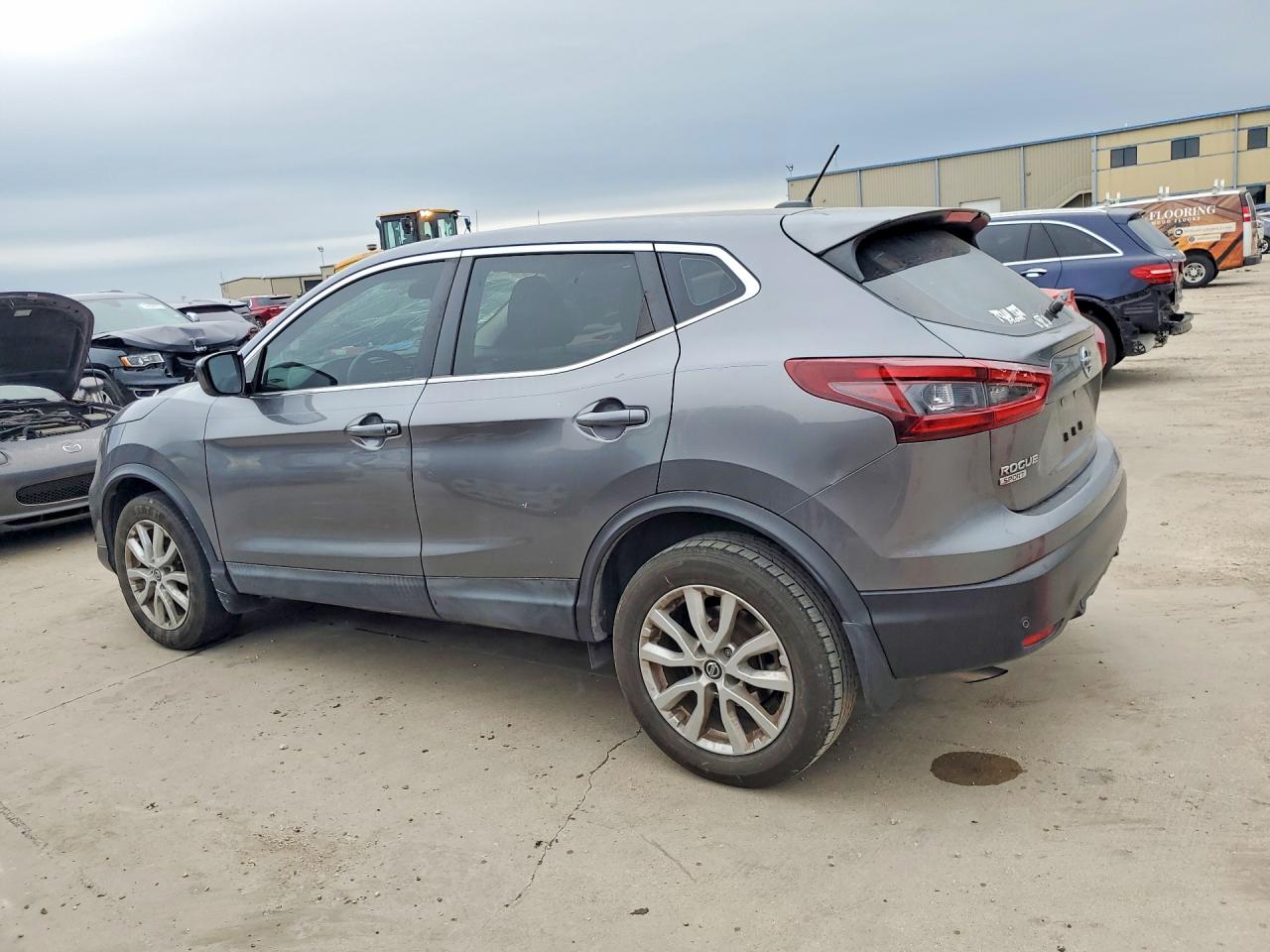 2020 NISSAN ROGUE SPORT S photo 2