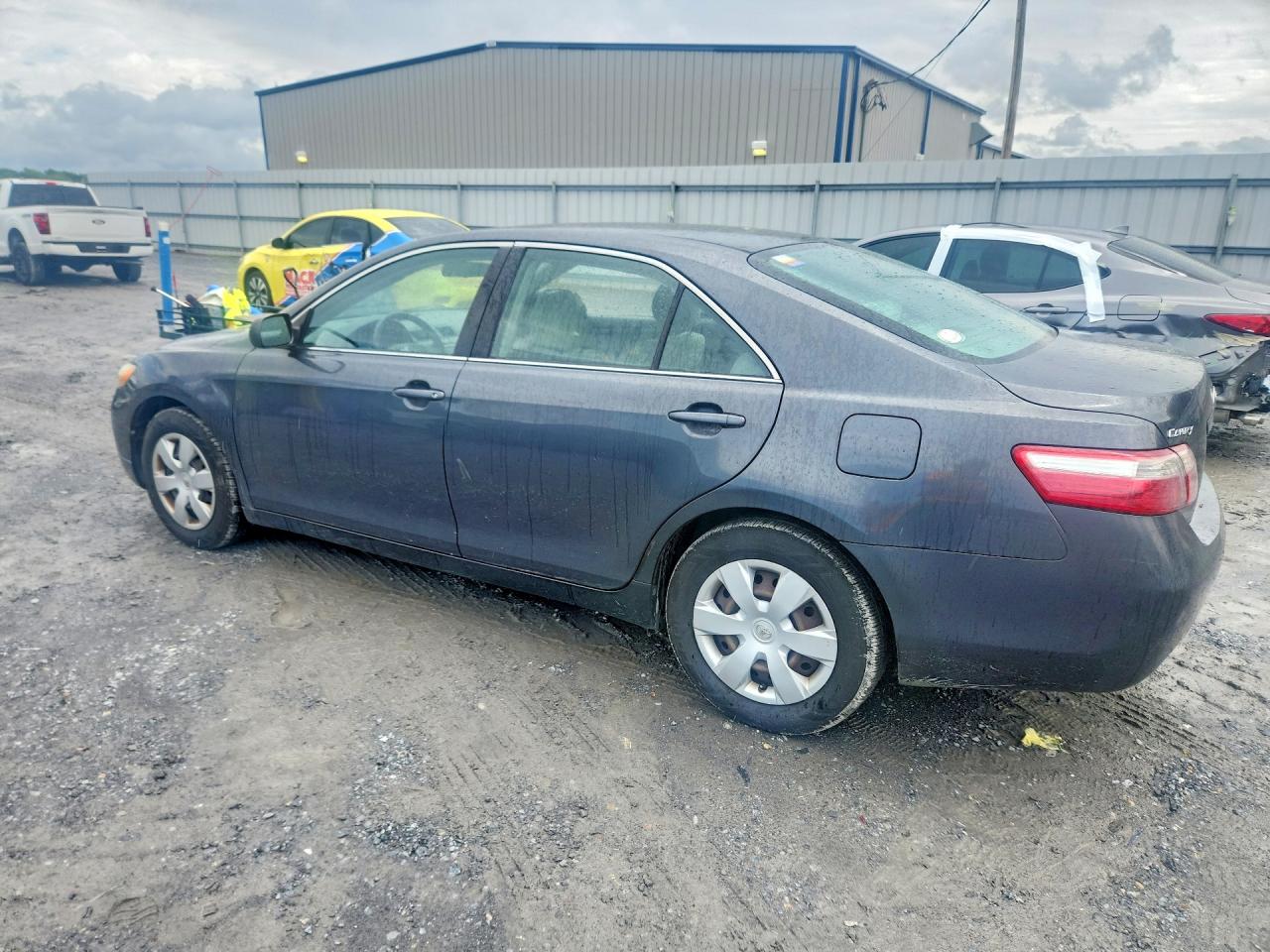 2007 TOYOTA CAMRY LE photo 2
