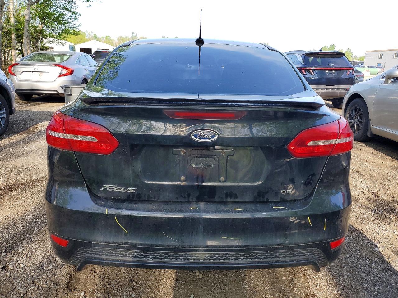 2017 FORD FOCUS SE photo 11