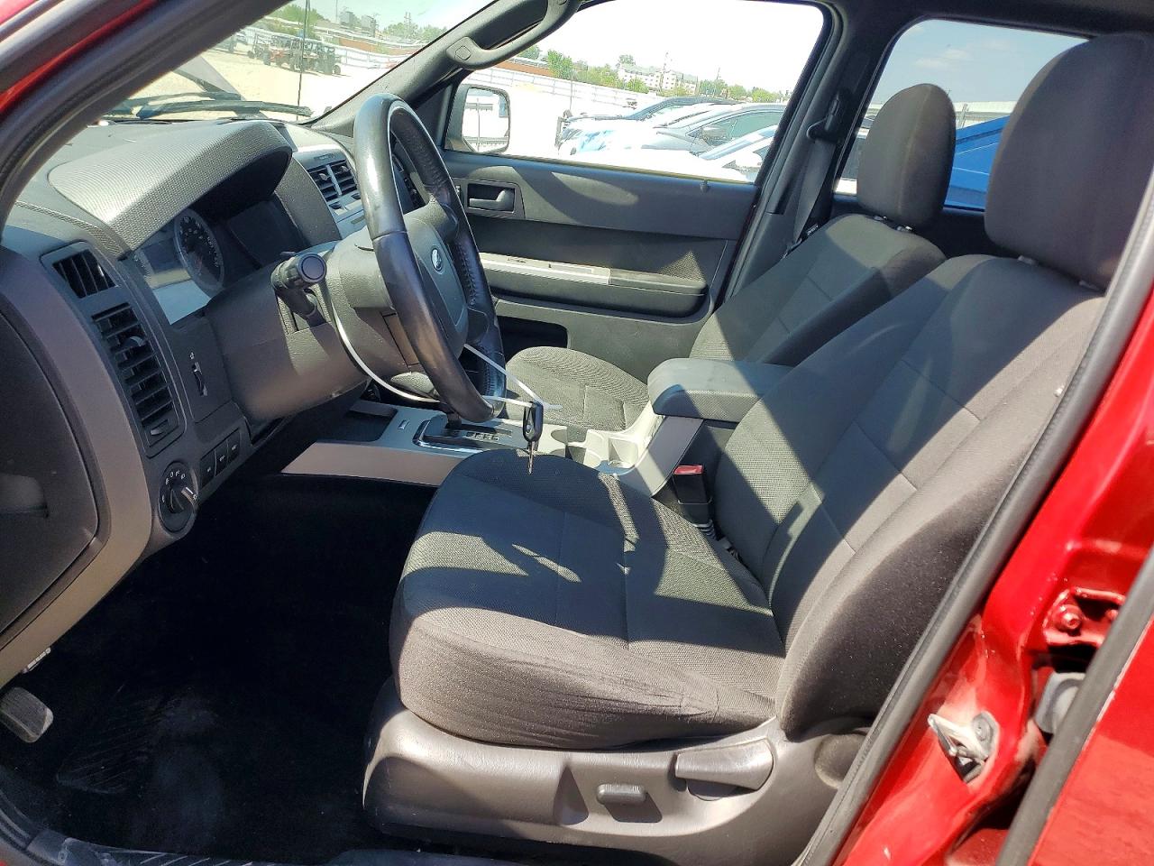 2010 FORD ESCAPE XLT photo 7