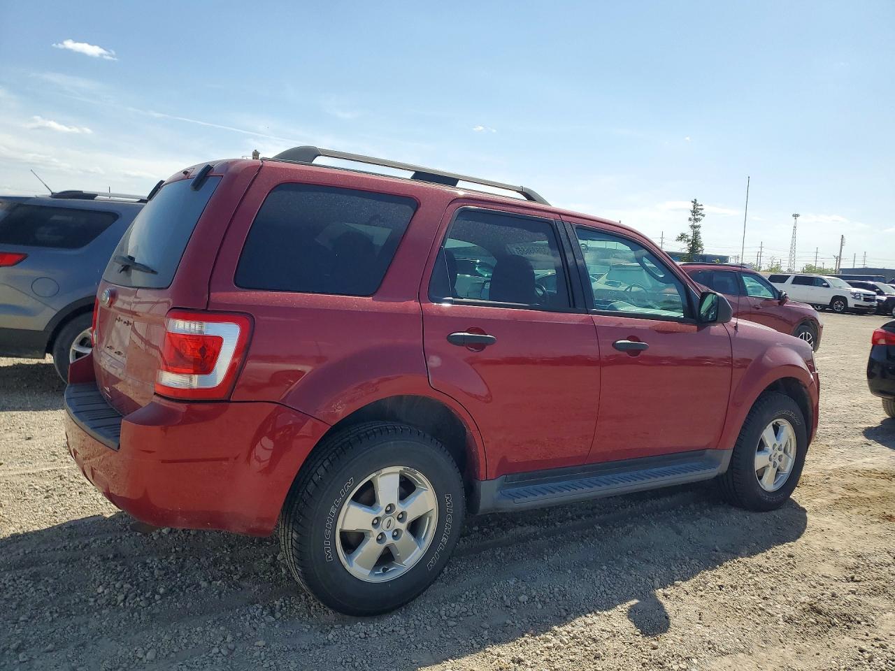 2010 FORD ESCAPE XLT photo 3