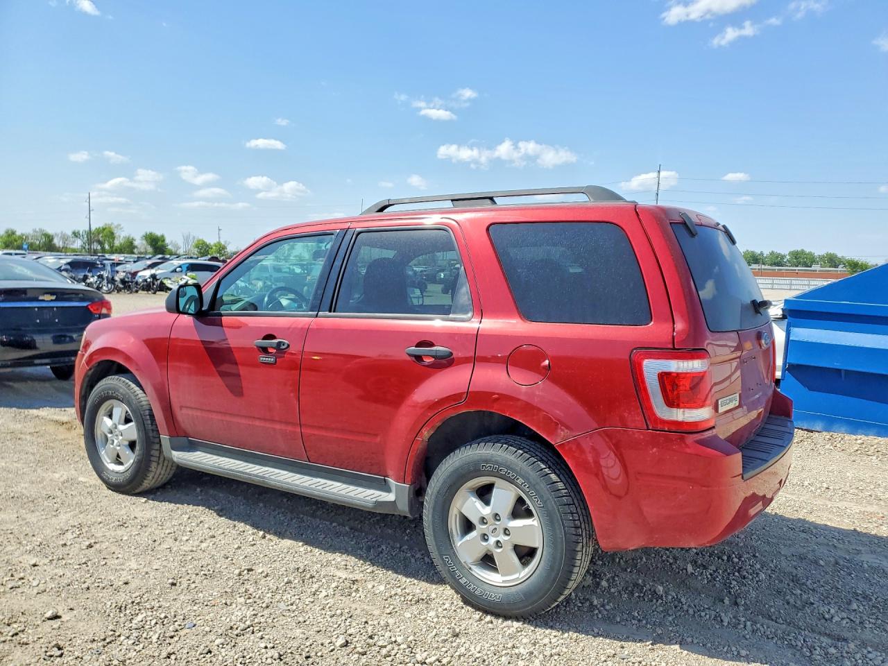 2010 FORD ESCAPE XLT photo 2