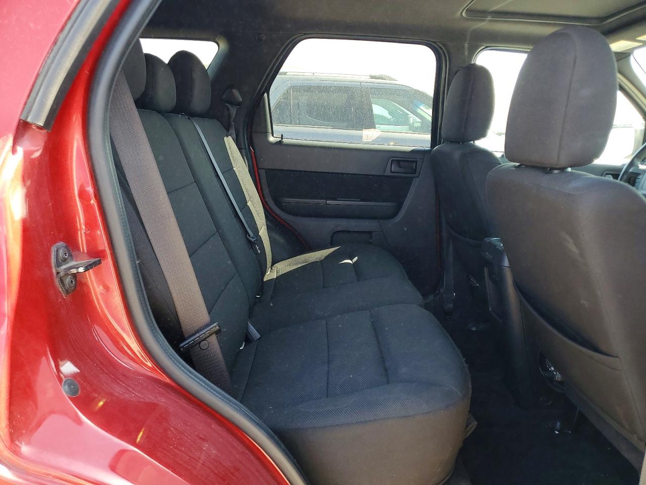 2010 FORD ESCAPE XLT photo 11