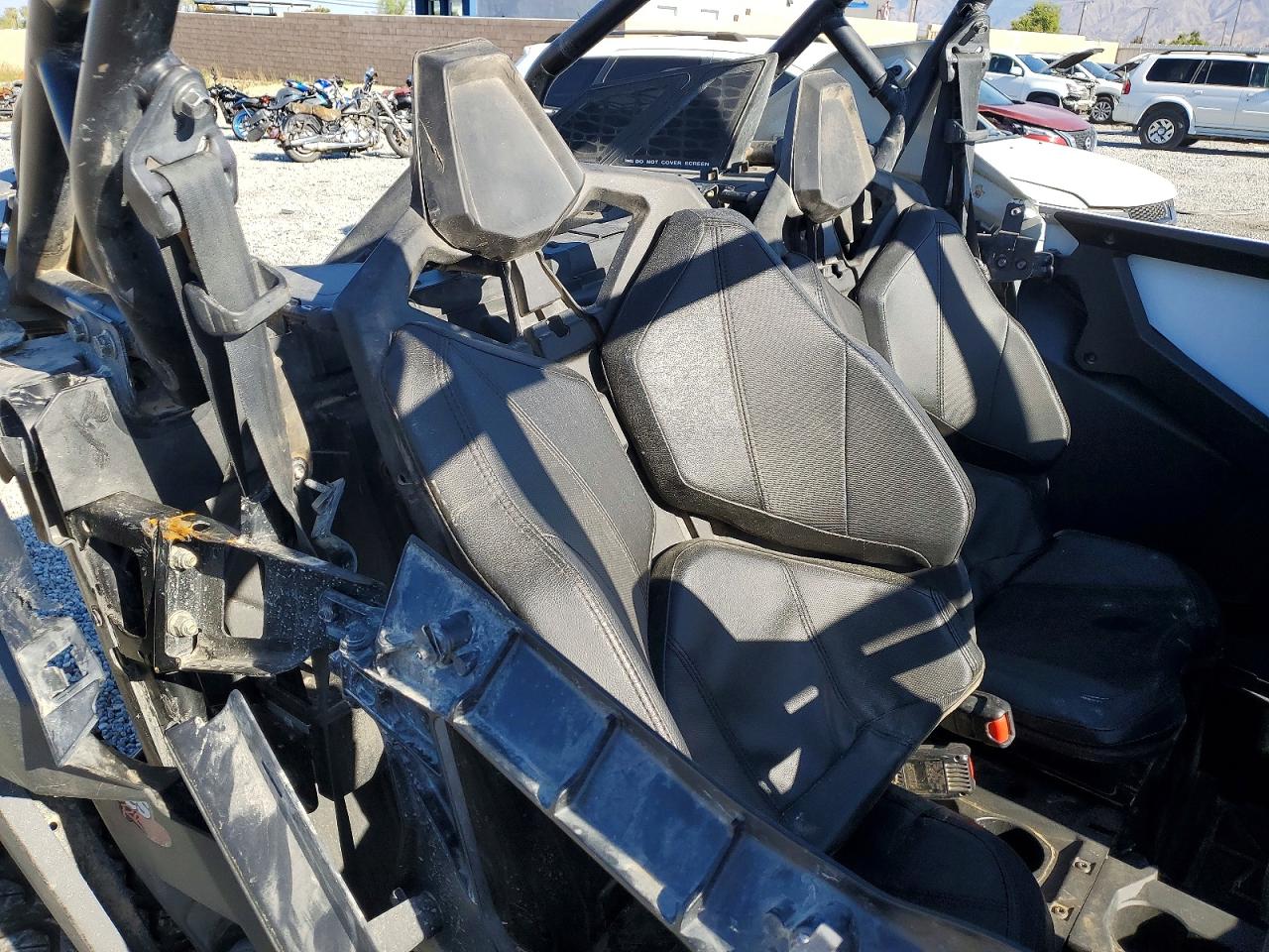 2021 POLARIS RZR UTILITY VEHICLE photo 6