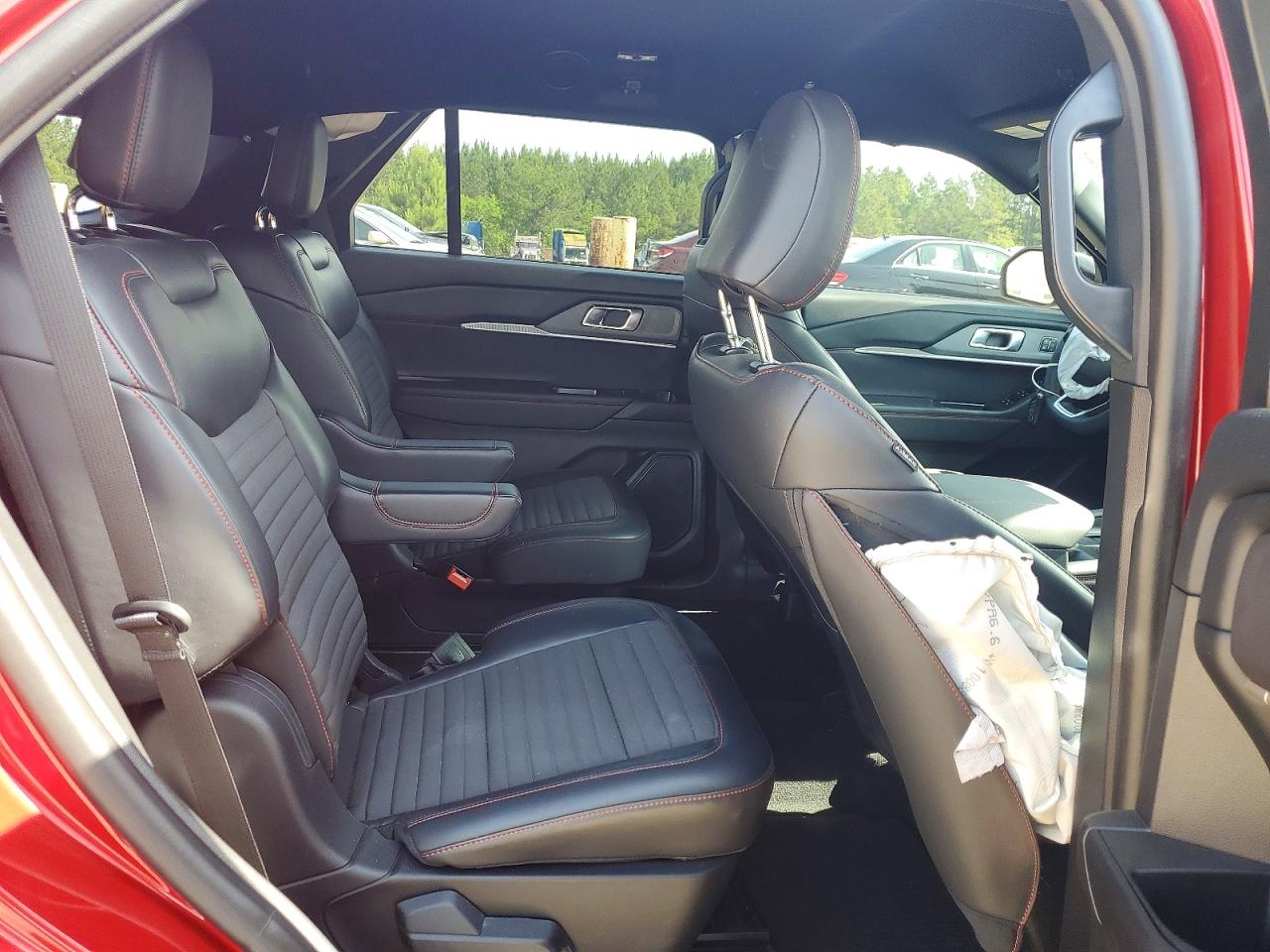 2025 FORD EXPLORER ST-LINE photo 19