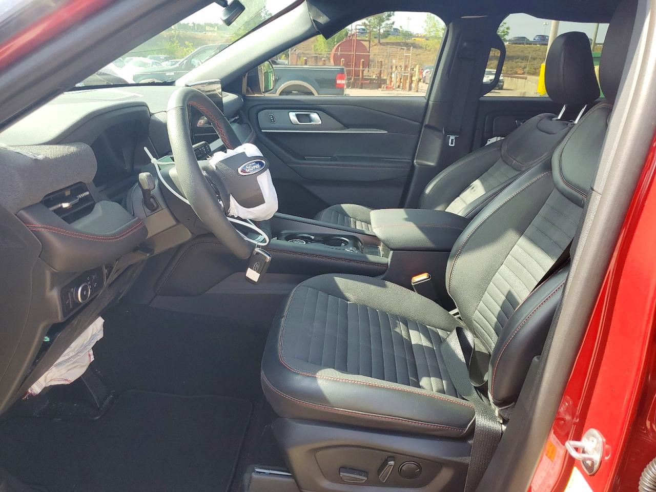 2025 FORD EXPLORER ST-LINE photo 13