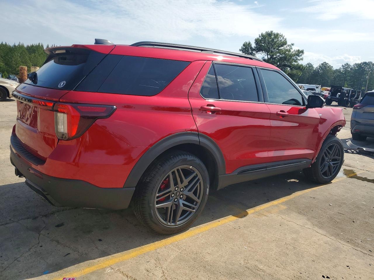 2025 FORD EXPLORER ST-LINE photo 5