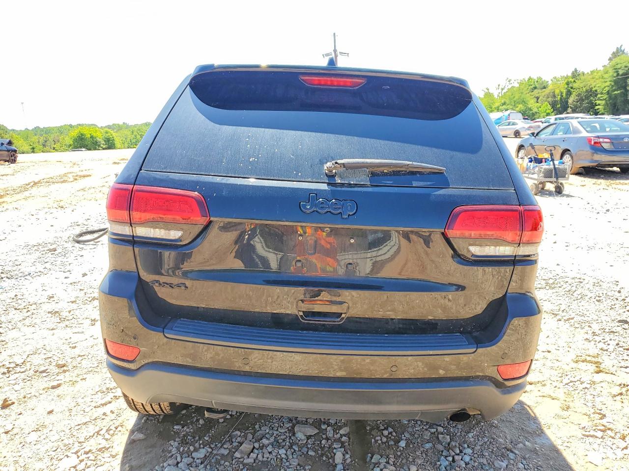 2018 JEEP GRAND CHEROKEE LAREDO photo 11