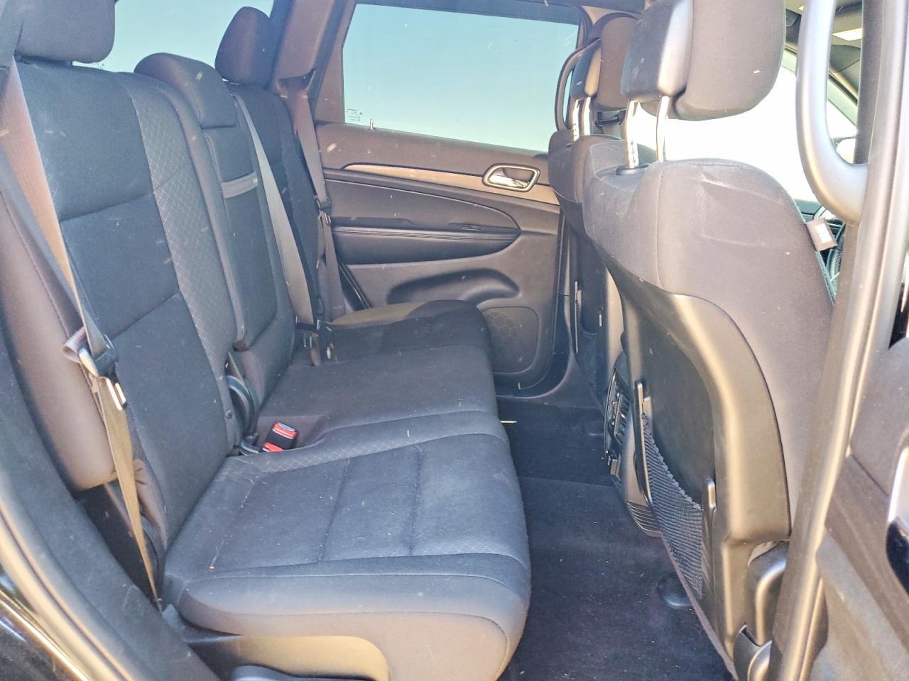 2018 JEEP GRAND CHEROKEE LAREDO photo 21