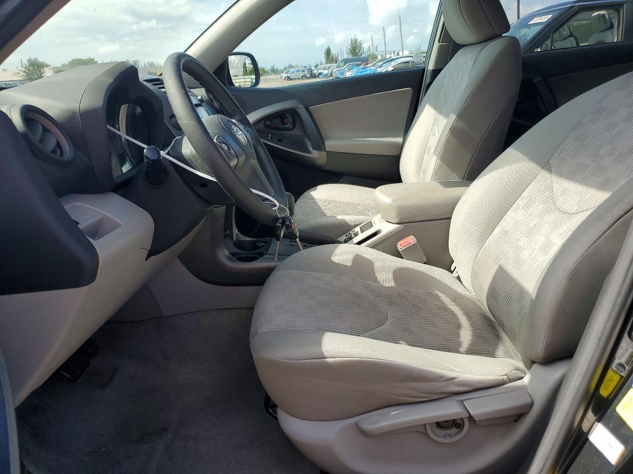 2012 TOYOTA RAV4 BASE photo 13