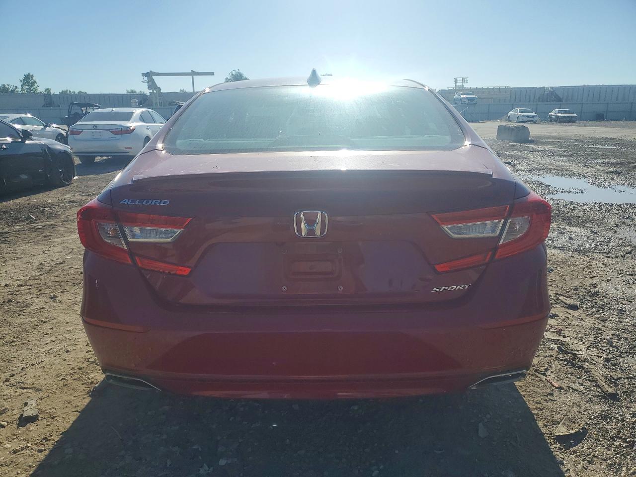 2018 HONDA ACCORD photo 11