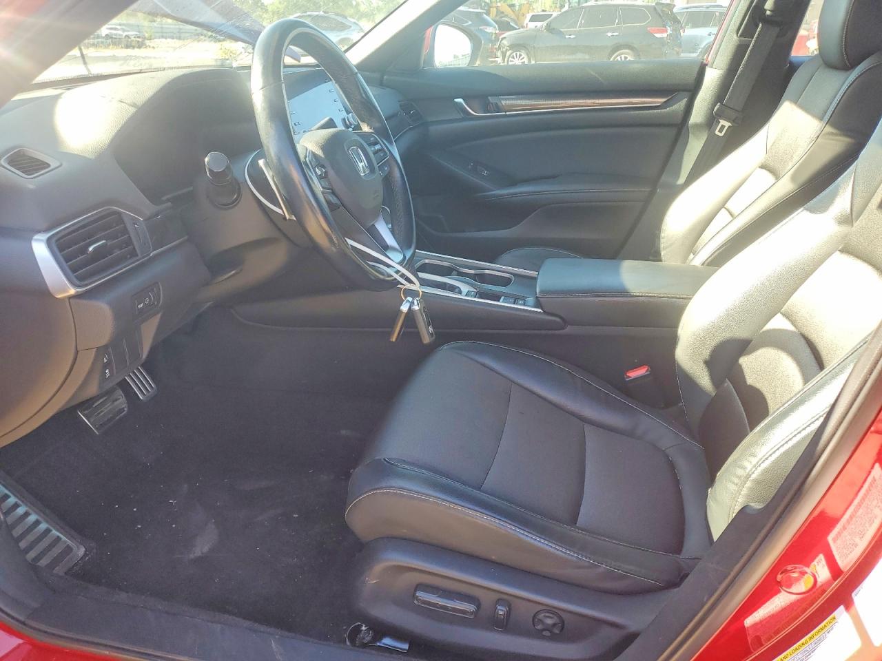 2018 HONDA ACCORD photo 13