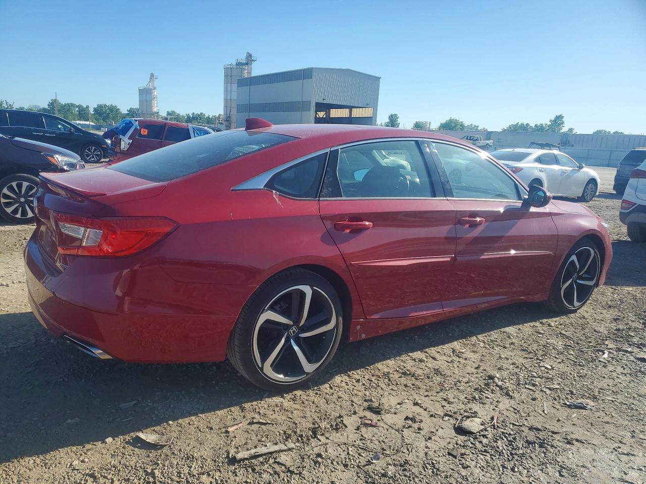 2018 HONDA ACCORD photo 5