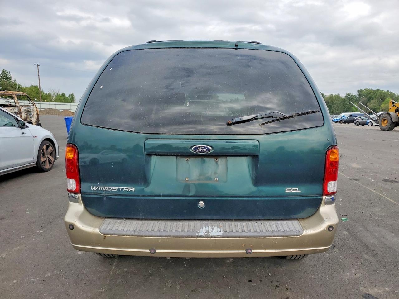 2001 FORD WINDSTAR SEL photo 11