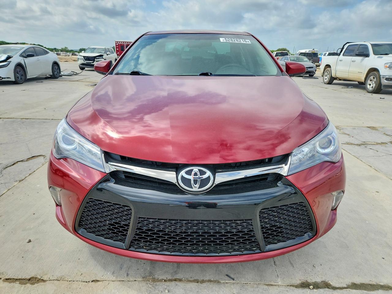 2017 TOYOTA CAMRY SE photo 9
