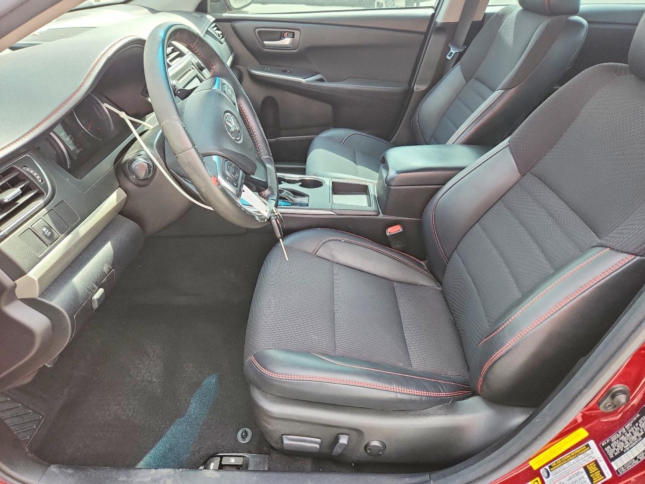 2017 TOYOTA CAMRY SE photo 13