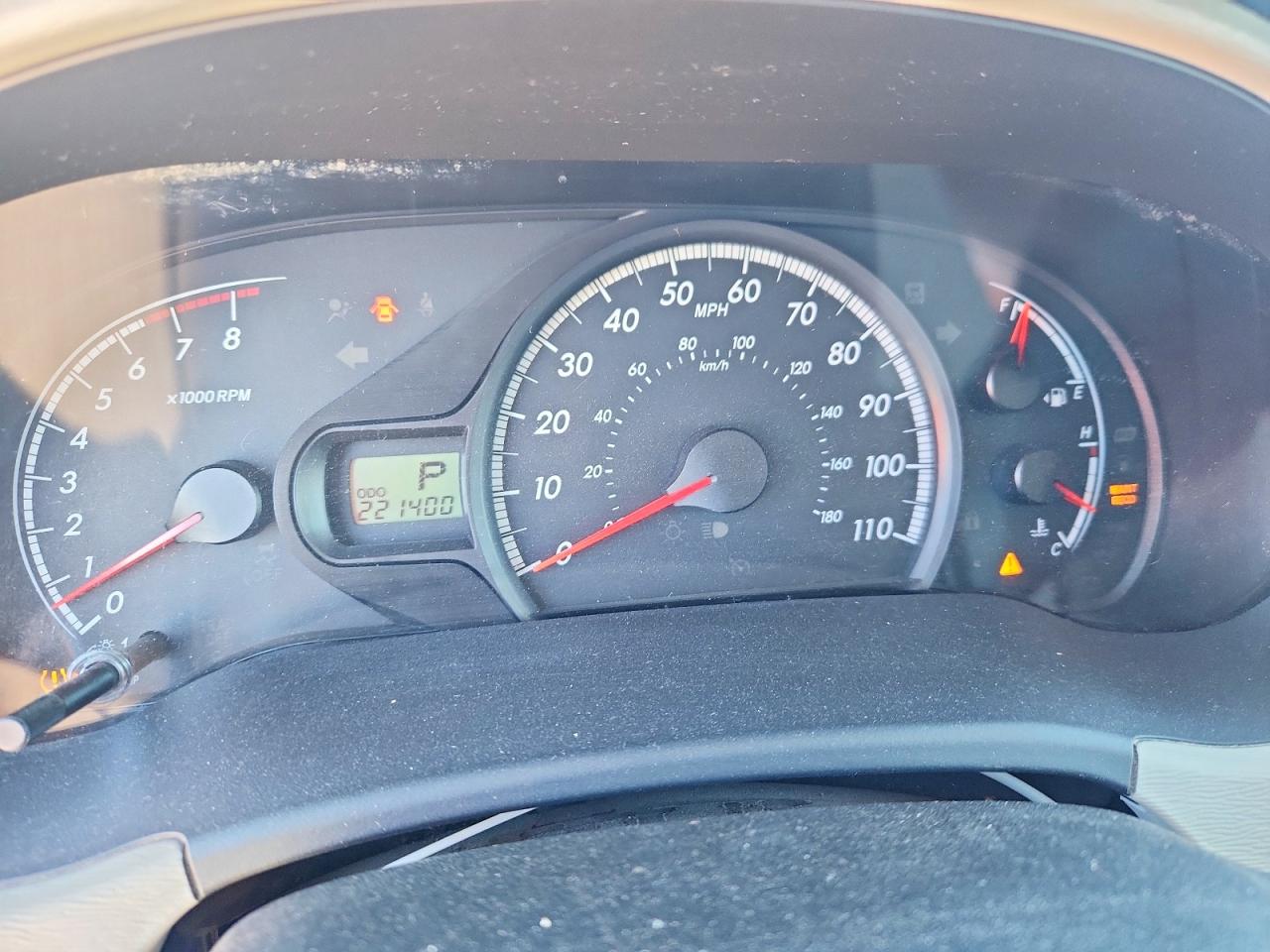 2013 TOYOTA SIENNA LE photo 25