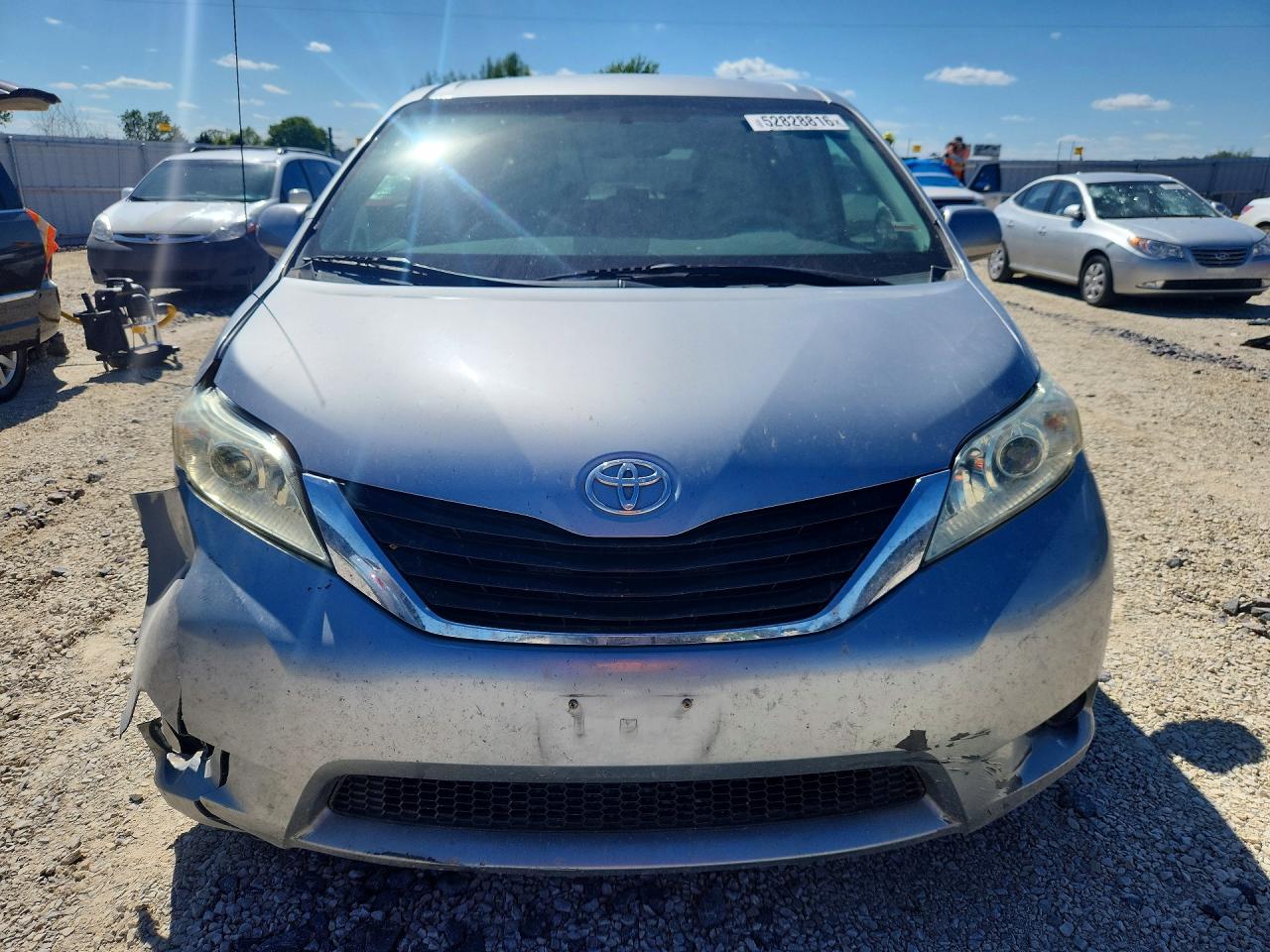 2013 TOYOTA SIENNA LE photo 13