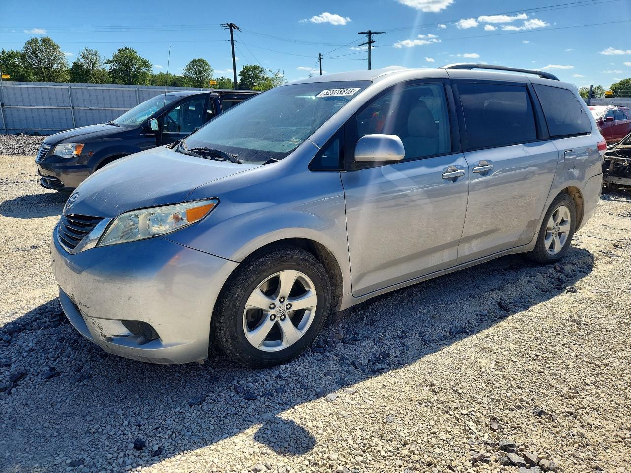 2013 TOYOTA SIENNA