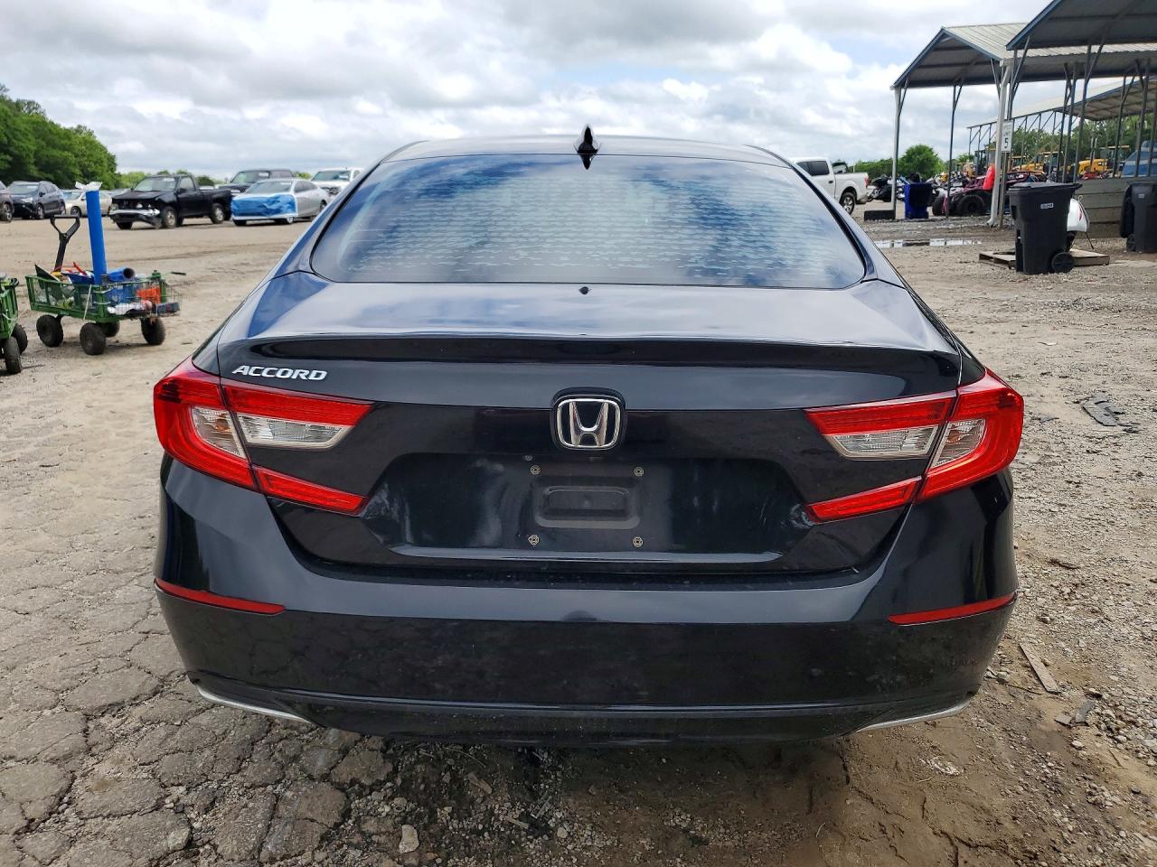 2018 HONDA ACCORD EX photo 16