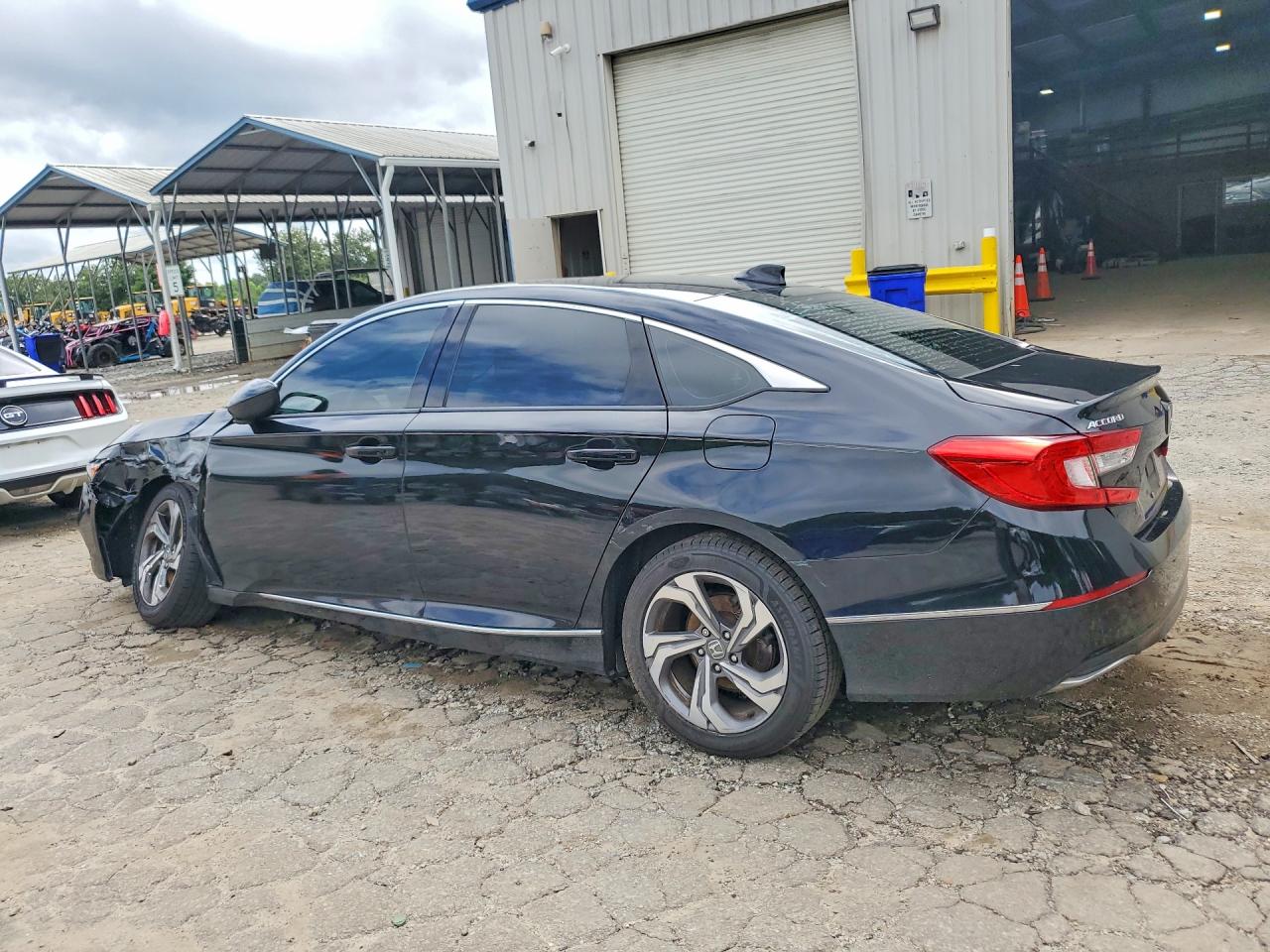 2018 HONDA ACCORD EX photo 4