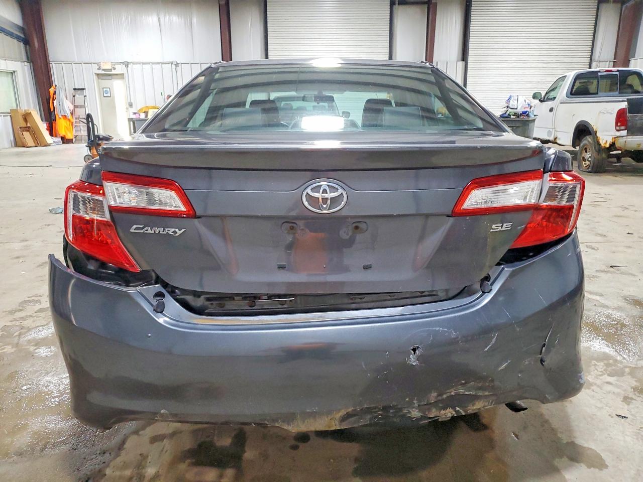 2012 TOYOTA CAMRY SE photo 6