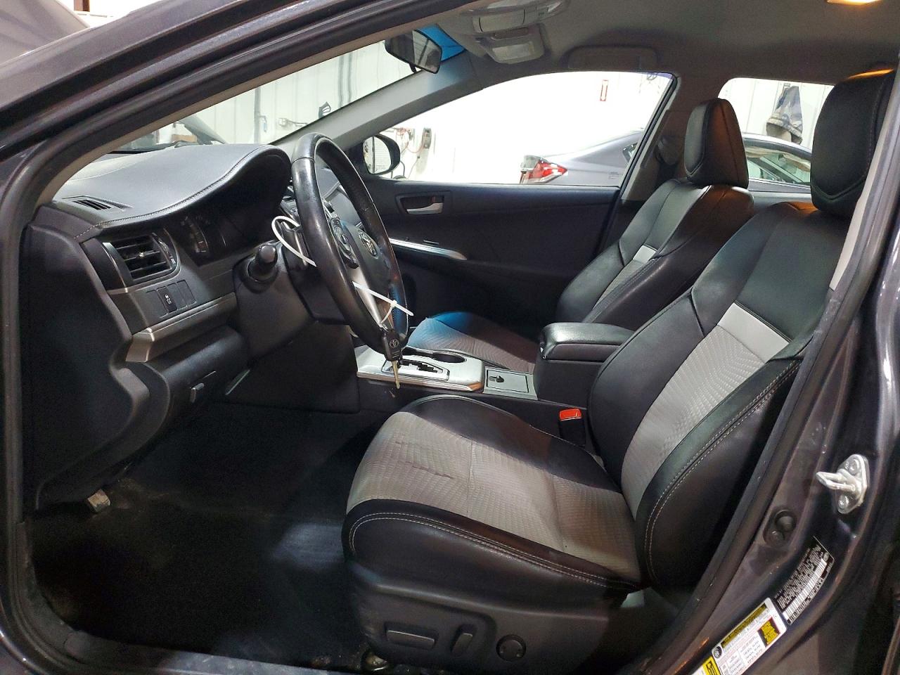 2012 TOYOTA CAMRY SE photo 7