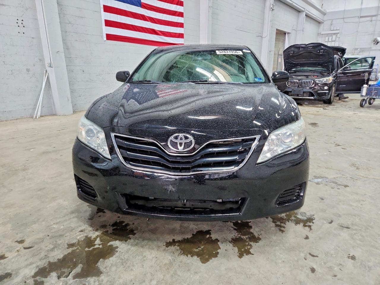 2011 TOYOTA CAMRY LE photo 9
