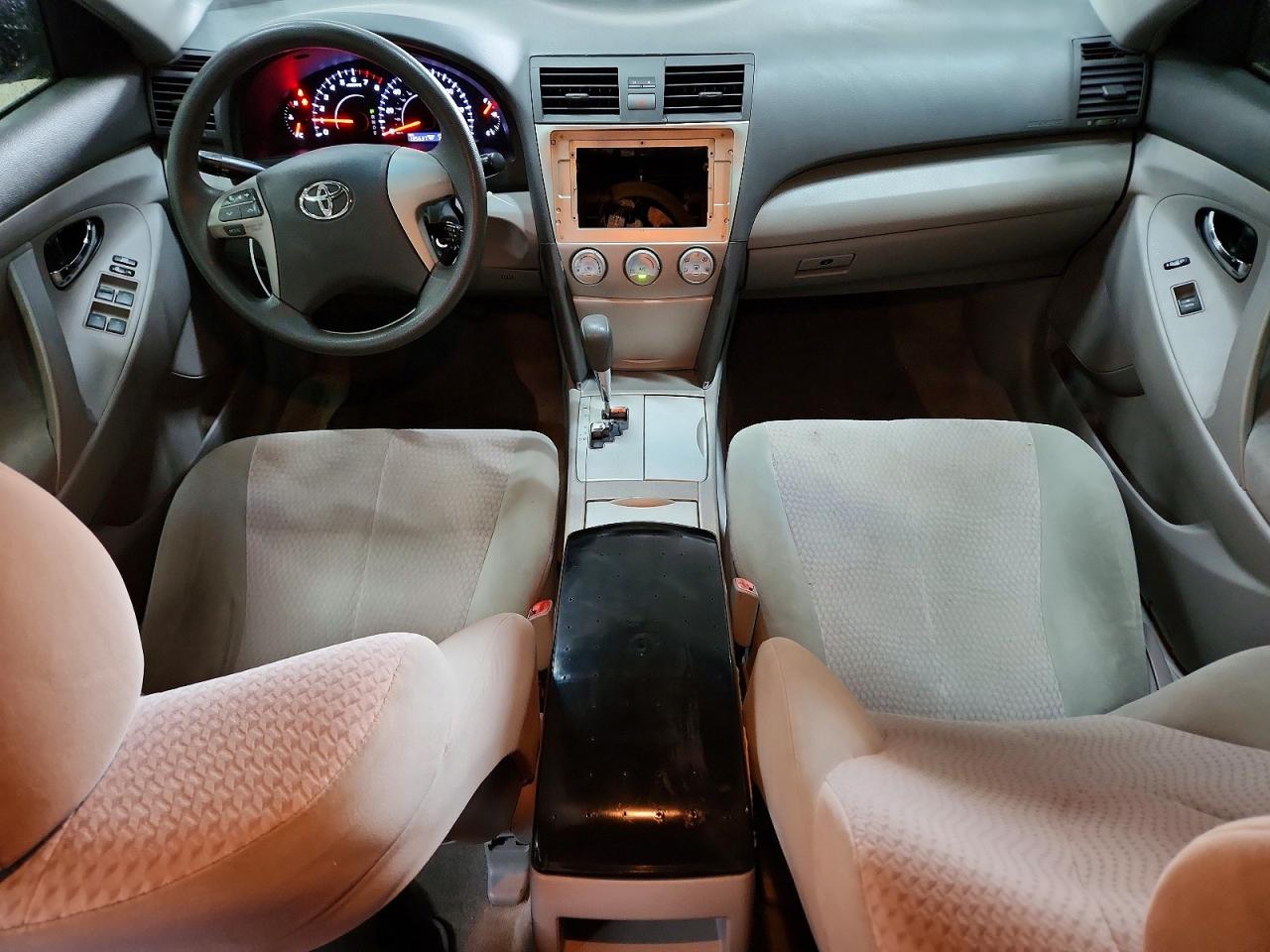 2011 TOYOTA CAMRY LE photo 15
