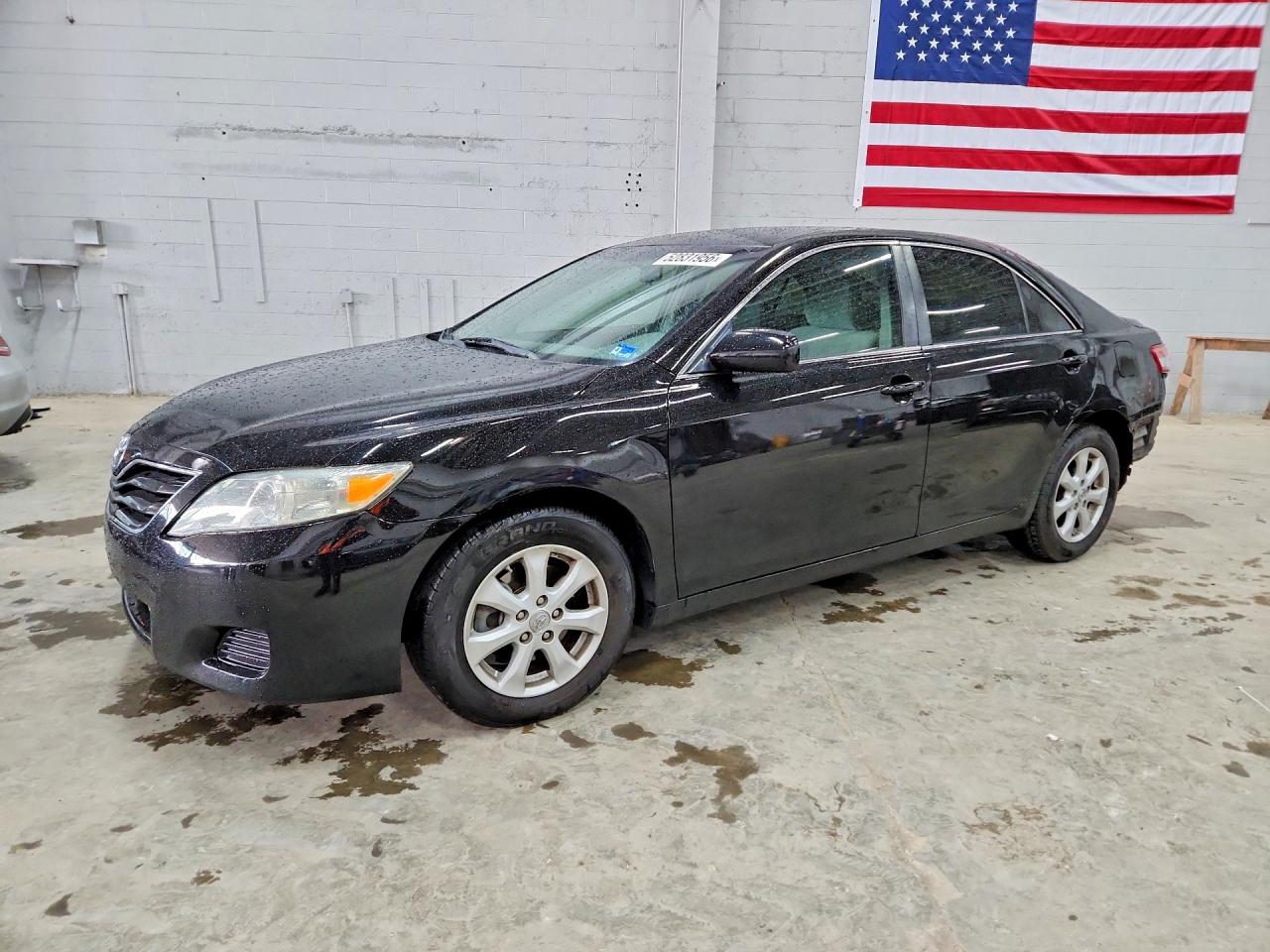 2011 TOYOTA CAMRY