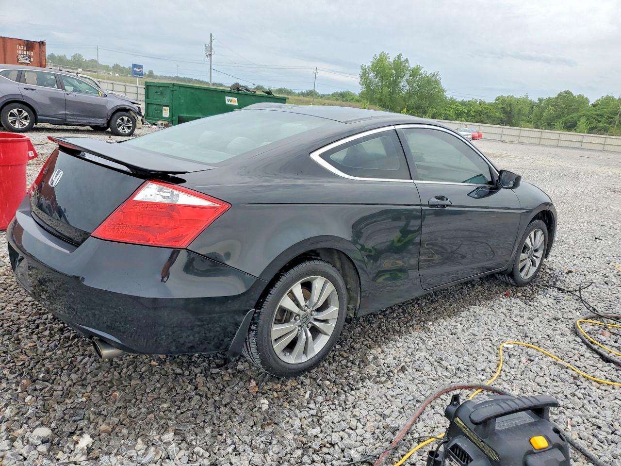 2010 HONDA ACCORD LX photo 5
