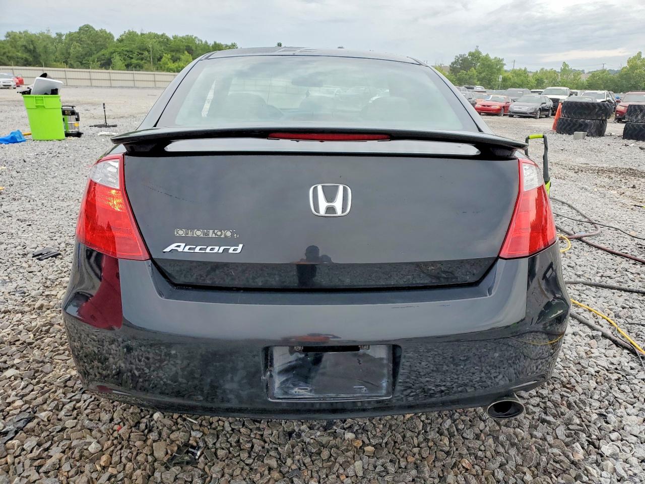 2010 HONDA ACCORD LX photo 11