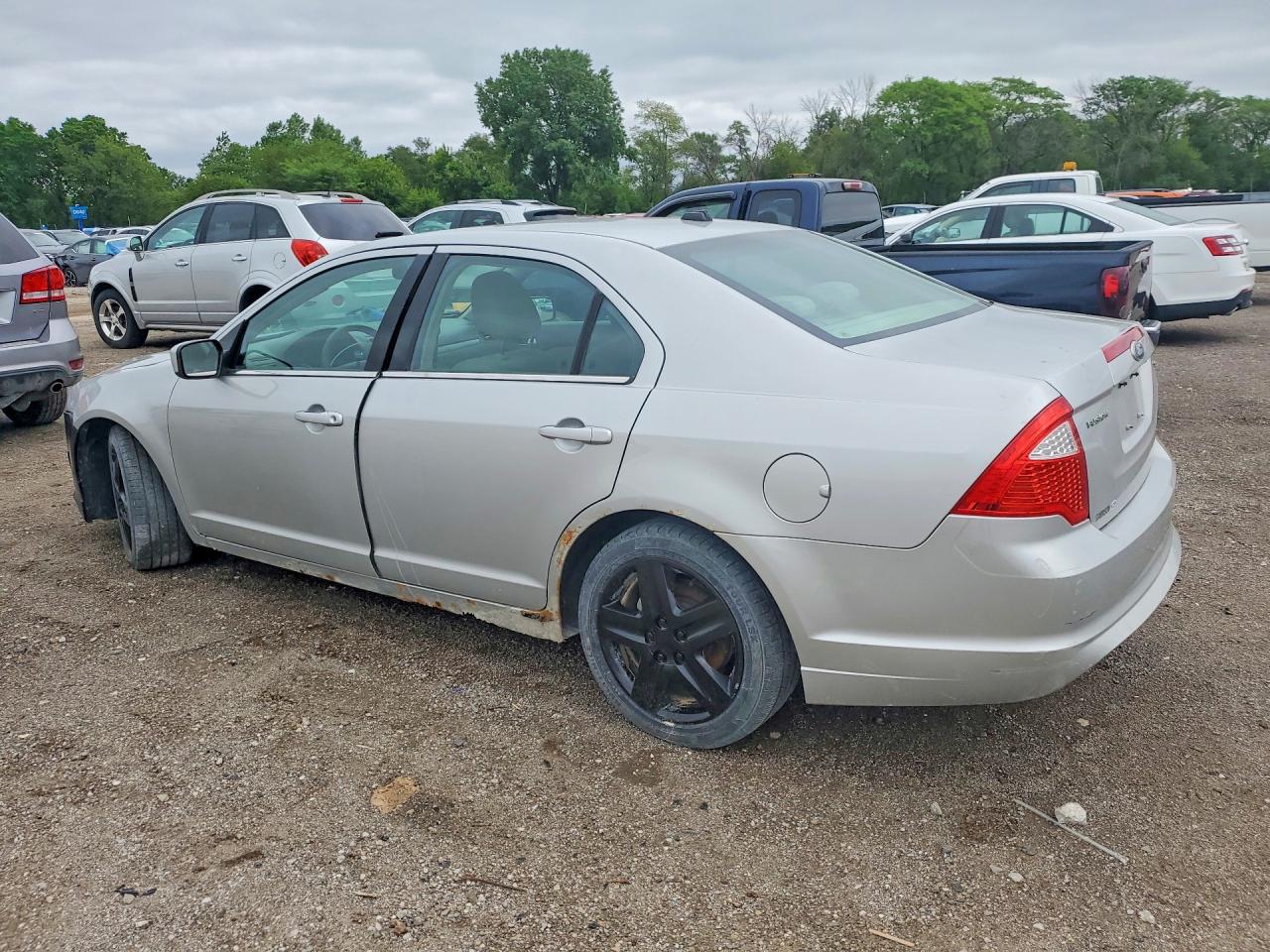 2010 FORD FUSION SE photo 2