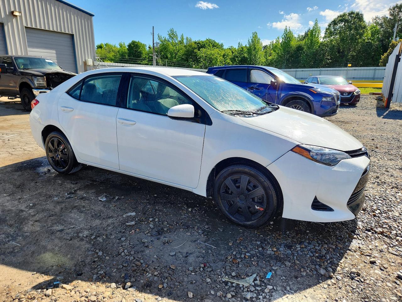 2017 TOYOTA COROLLA LE photo 10