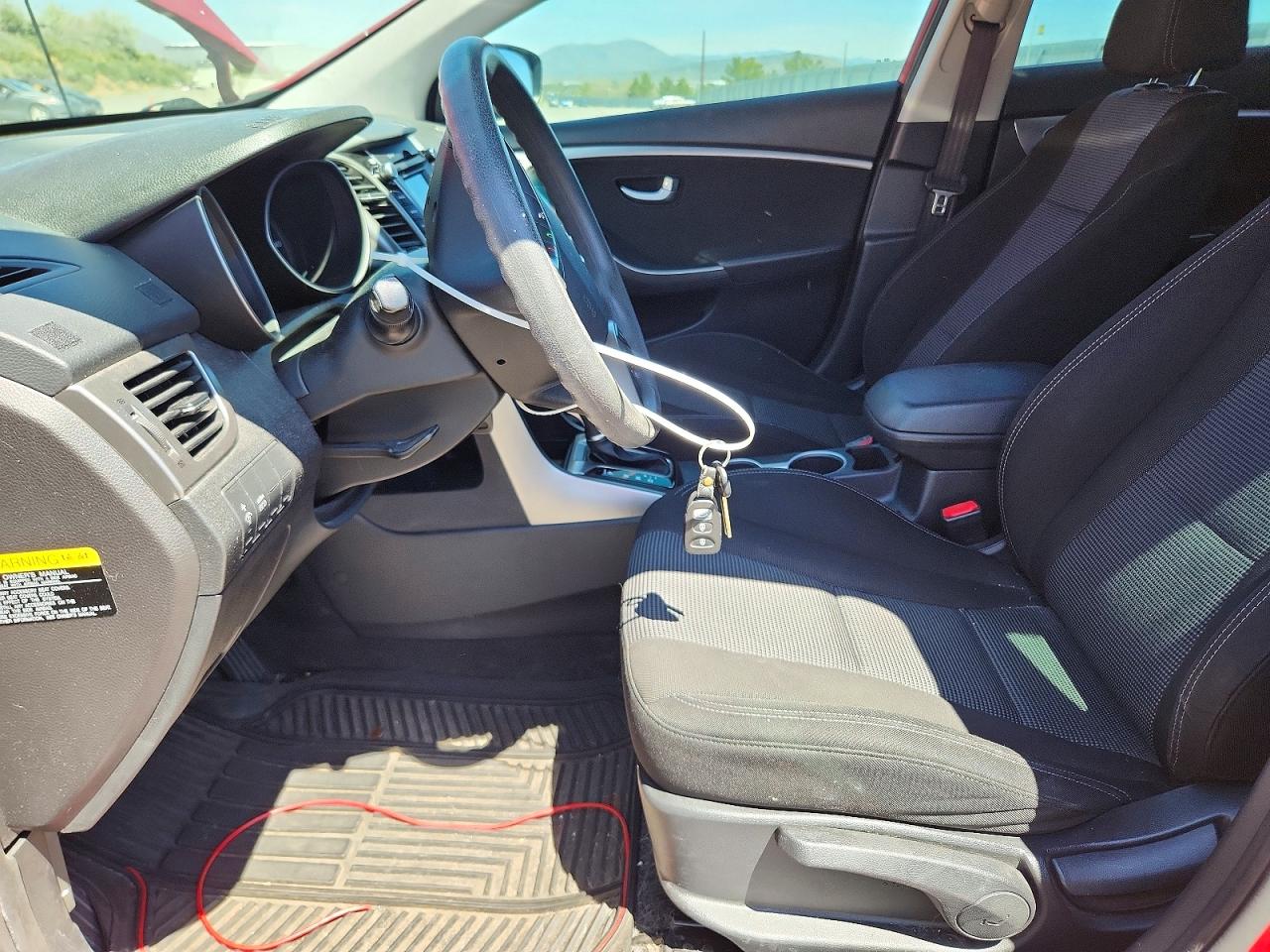2017 HYUNDAI ELANTRA GT BASE photo 13