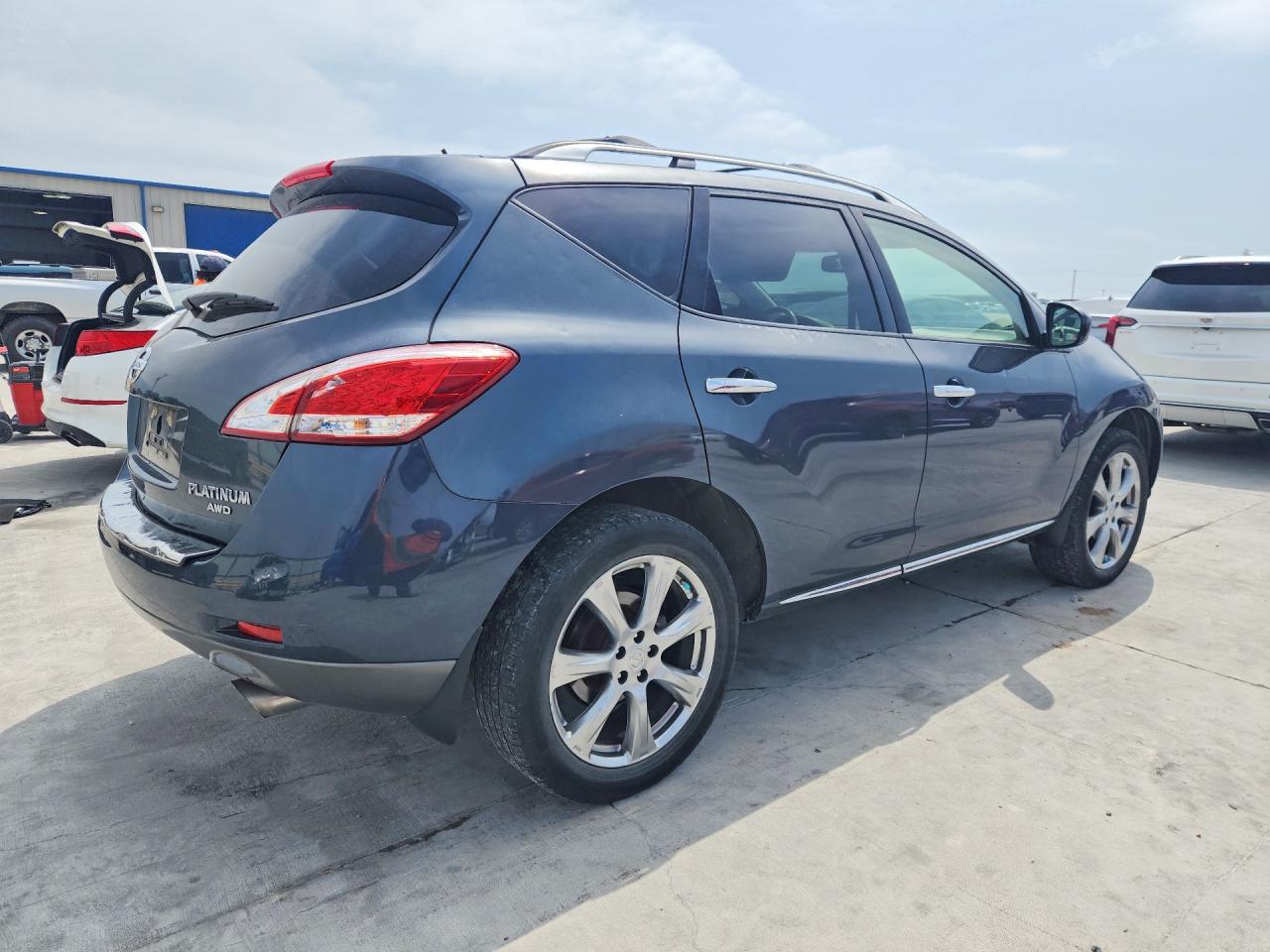 2014 NISSAN MURANO LE photo 5