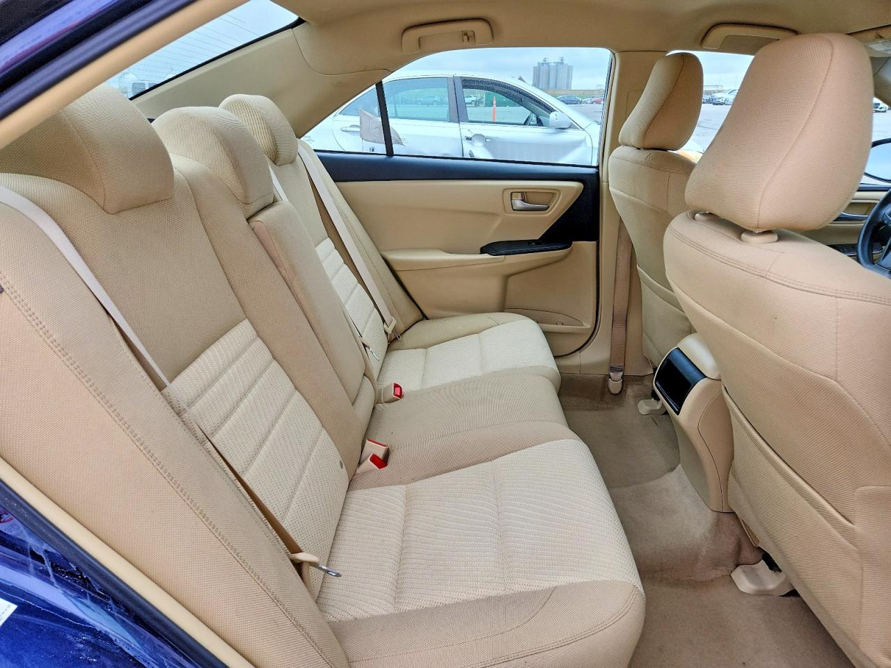 2015 TOYOTA CAMRY LE photo 19