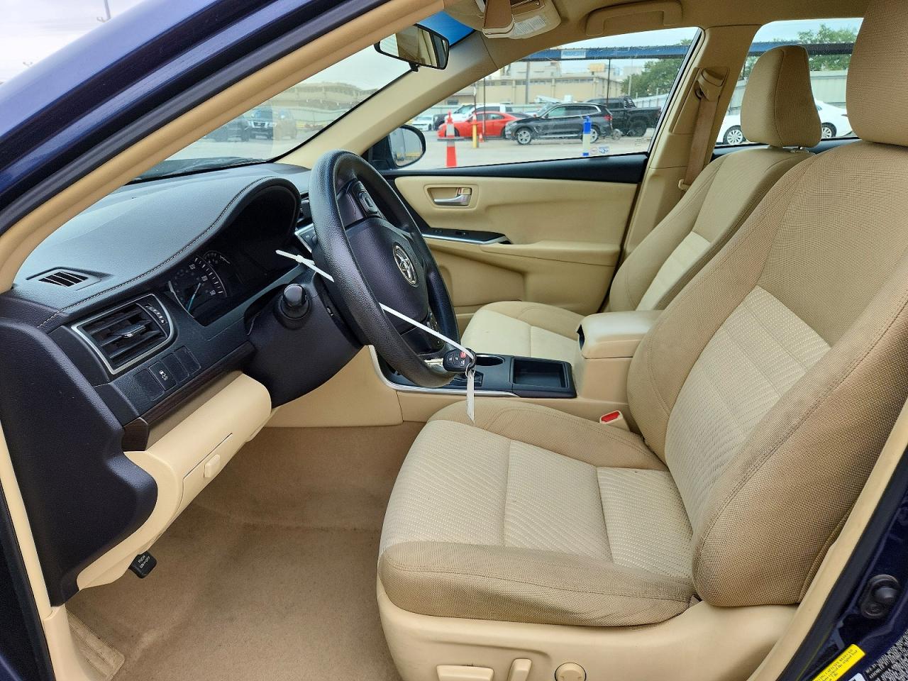 2015 TOYOTA CAMRY LE photo 13