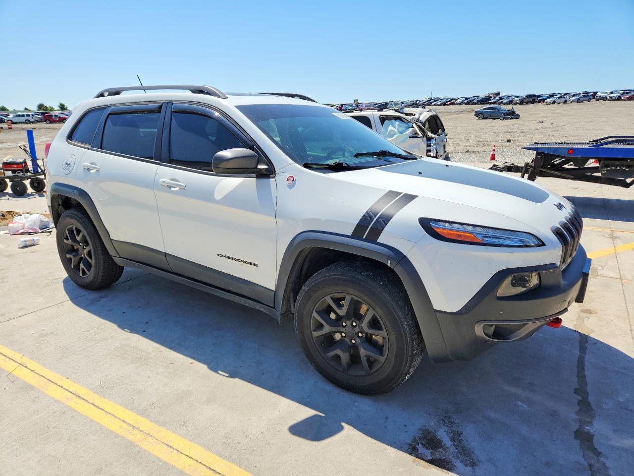 2015 JEEP CHEROKEE TRAILHAWK photo 4